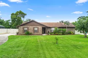 542 Cleo Ln, Deltona, FL 32738 - Photo 2