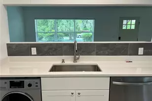 106 S Oakland Ave, San Mateo, FL 32187 - Photo 4