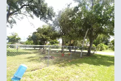 1037 Collins Avenue, Orange City, FL 32763 - Photo 54