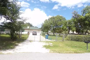 1037 Collins Ave, Orange City, FL 32763 - Photo 4