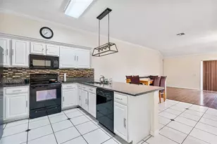 1030 Universal Rest Pl, Kissimmee, FL 34744 - Photo 4