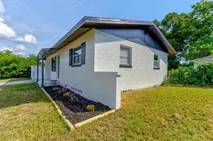 2210 SE 1st St, Orange City, FL 32763 - Photo 4