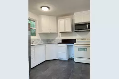 330 S Woodland Boulevard #4, Deland, FL 32720 - Photo 4