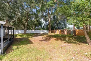 1088 N Harbor Dr, Deltona, FL 32725 - Photo 20