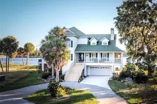 2130 NW 14th St, Crystal River, FL 34428 - Photo 2