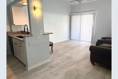 101 N Hill Avenue #7, Deland, FL 32724 - Photo 2