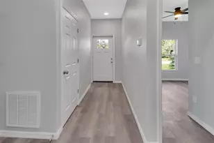 1303 S Thompson St, Deland, FL 32720 - Photo 8