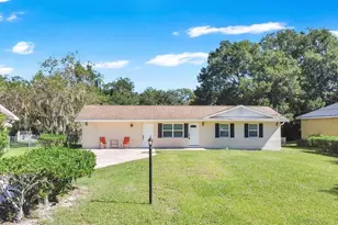 1301 N Amelia Ave, Deland, FL 32724 - Photo 1