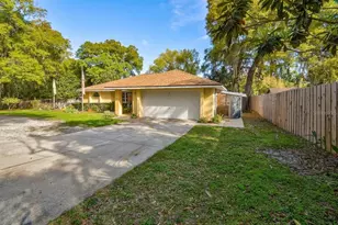 1559 W Euclid Ave, Deland, FL 32720 - Photo 2