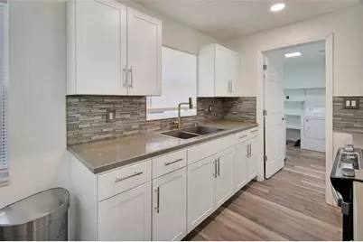 1015 E Howry Avenue, Deland, FL 32724 - Photo 8