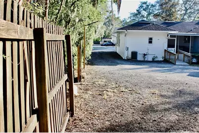 909 W New York Avenue, Deland, FL 32720 - Photo 12