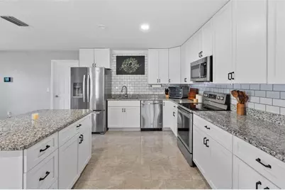 212 N Sheridan Avenue, Deland, FL 32720 - Photo 8