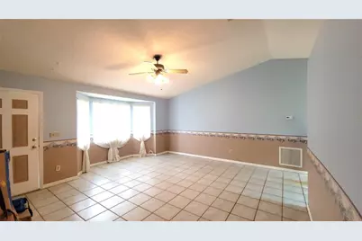564 W Central Avenue, Orange City, FL 32763 - Photo 2