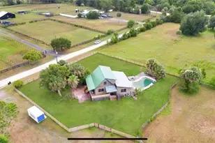 1330 Niatross St, Astor, FL 32102 - Photo 2