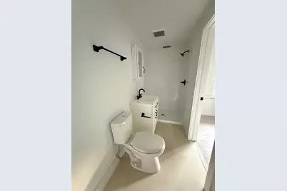 221 N Sans Souci Avenue, Deland, FL 32720 - Photo 10