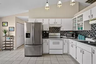 18 Smoke Tree Pl, Palm Coast, FL 32164 - Photo 8