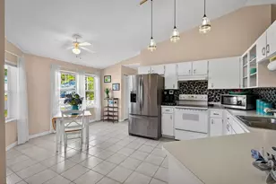 18 Smoke Tree Pl, Palm Coast, FL 32164 - Photo 10