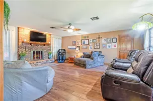 2417 S Oak Park Dr, Deland, FL 32724 - Photo 4