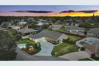 132 Sea Street, New Smyrna Beach, FL 32168 - Photo 1