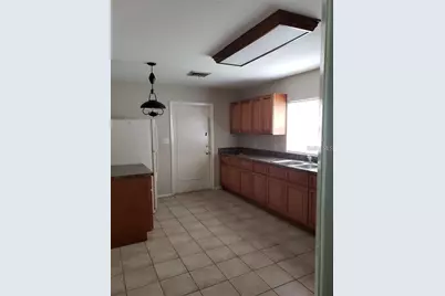 321 E Beresford Avenue, Deland, FL 32724 - Photo 2