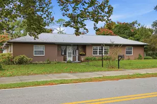 930 N Amelia Ave, Deland, FL 32724 - Photo 1