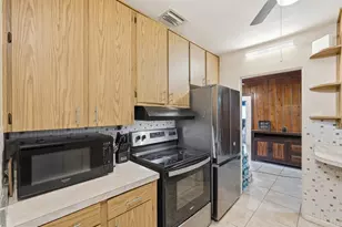 930 N Amelia Ave, Deland, FL 32724 - Photo 8