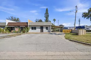 903 W Millard Ct, Daytona Beach, FL 32117 - Photo 2