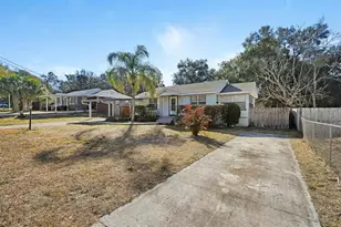 131 Lucerne Dr, Debary, FL 32713 - Photo 2