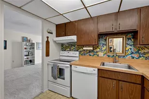 935 N Halifax Ave, Daytona Beach, FL 32118 - Photo 6