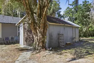 319 W University Ave, Deland, FL 32720 - Photo 24