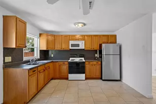 1901 Donald Pl, Daytona Beach, FL 32119 - Photo 8