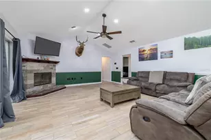 420 Pineapple St, Orange City, FL 32763 - Photo 8