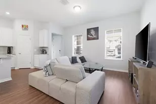 2201 Standing Rock Cir, Oakland, FL 34787 - Photo 10