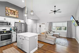 104 S Stone St, Deland, FL 32720 - Photo 4