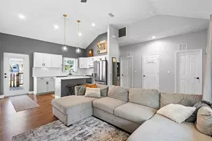 104 S Stone St, Deland, FL 32720 - Photo 2