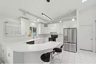 4607 Saxon Drive, New Smyrna Beach, FL 32169 - Photo 2