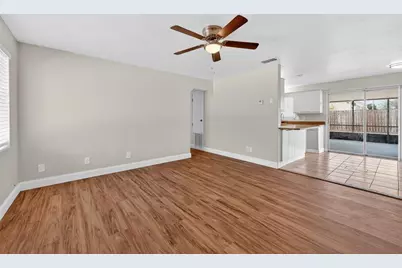 828 White Court, Daytona Beach, FL 32117 - Photo 4
