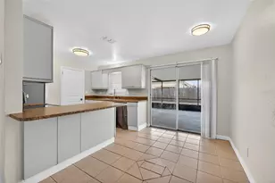 828 White Ct, Daytona Beach, FL 32117 - Photo 6