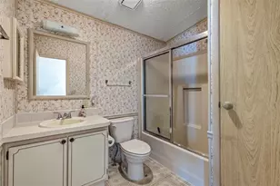 1404 Plantation Dr, Lady Lake, FL 32159 - Photo 20