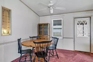 1404 Plantation Dr, Lady Lake, FL 32159 - Photo 4