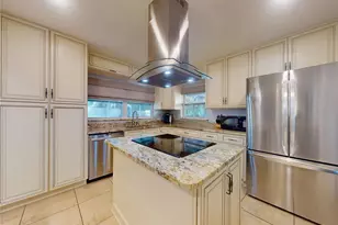 303 Hermits Trail, Altamonte Springs, FL 32701 - Photo 2