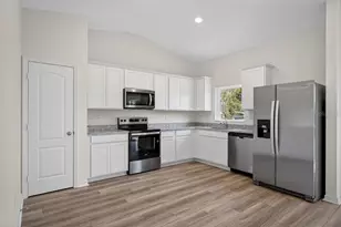 2138 E Hyde Dr, Deltona, FL 32738 - Photo 28