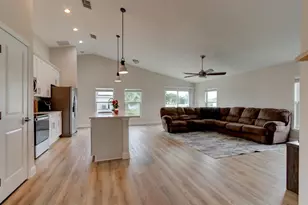 2865 W Covington Dr, Deltona, FL 32738 - Photo 4