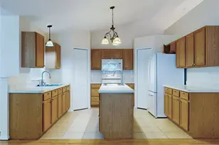 2695 N Juliet Dr, Deltona, FL 32738 - Photo 6