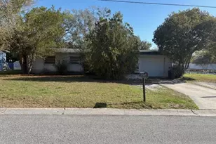 8 Flamevine Ln, Debary, FL 32713 - Photo 1