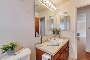 27727 Lois Dr, Tavares, FL 32778 - Photo 34