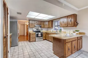 27727 Lois Dr, Tavares, FL 32778 - Photo 18
