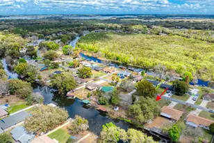 27727 Lois Dr, Tavares, FL 32778 - Photo 18