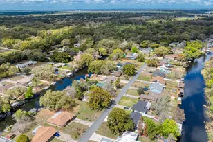 27727 Lois Dr, Tavares, FL 32778 - Photo 80