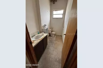 227 W Voorhis Avenue, Deland, FL 32720 - Photo 8